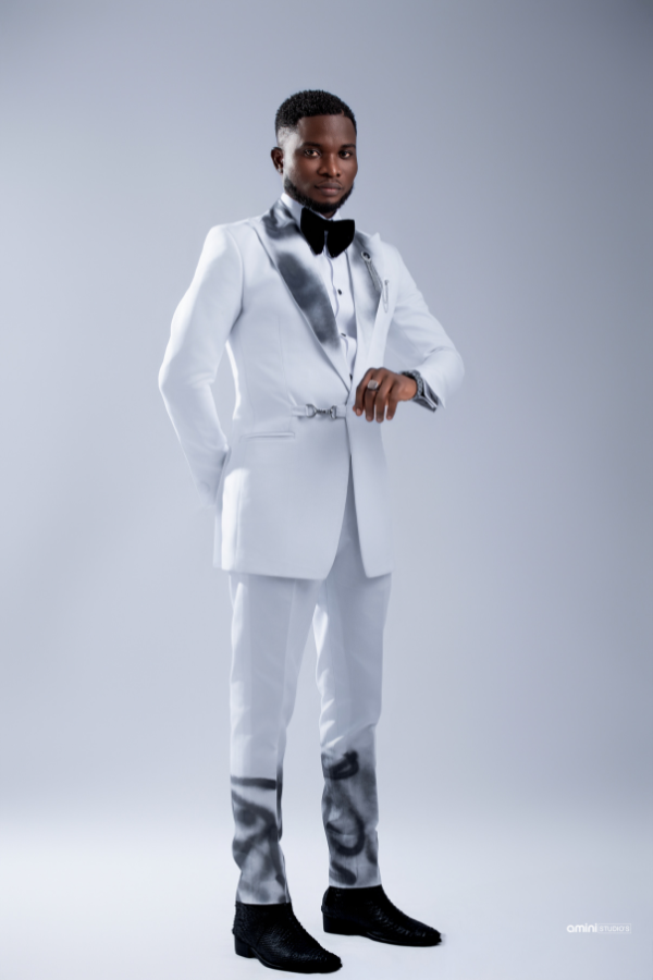 The Avant-Garde Monochrome Artistry Suit