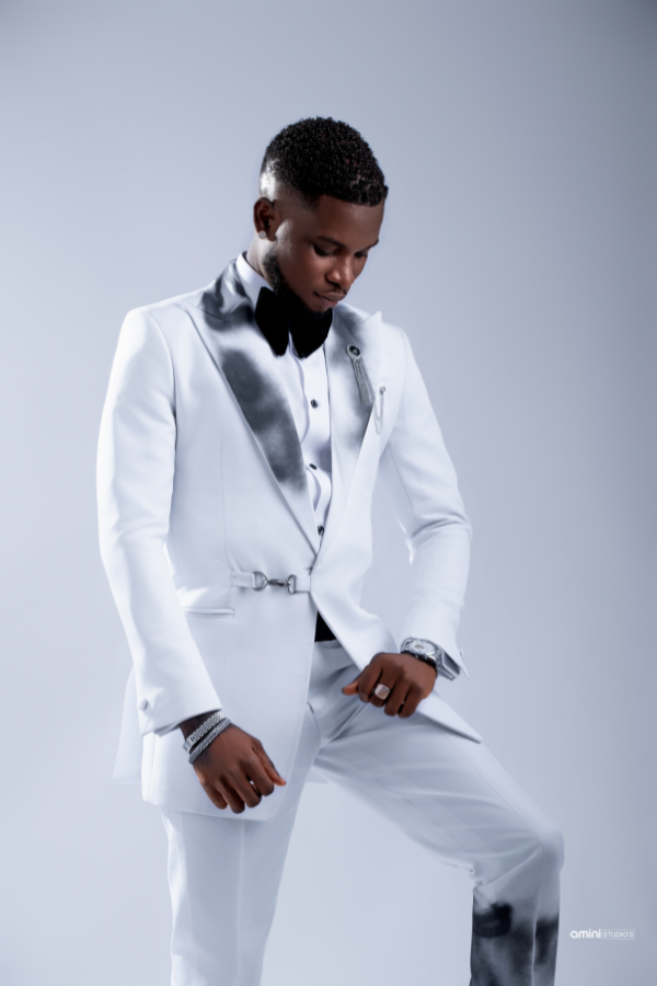 The Avant-Garde Monochrome Artistry Suit