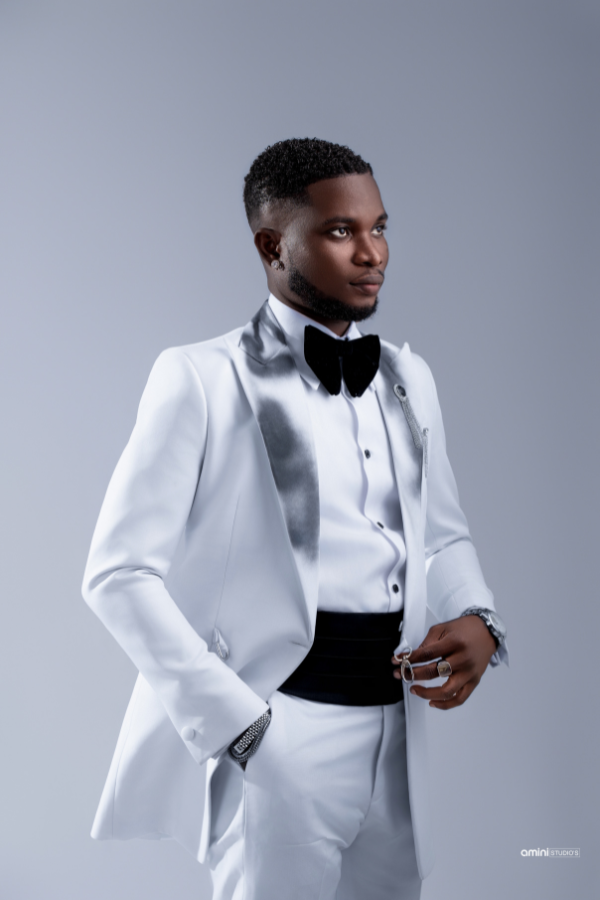 The Avant-Garde Monochrome Artistry Suit